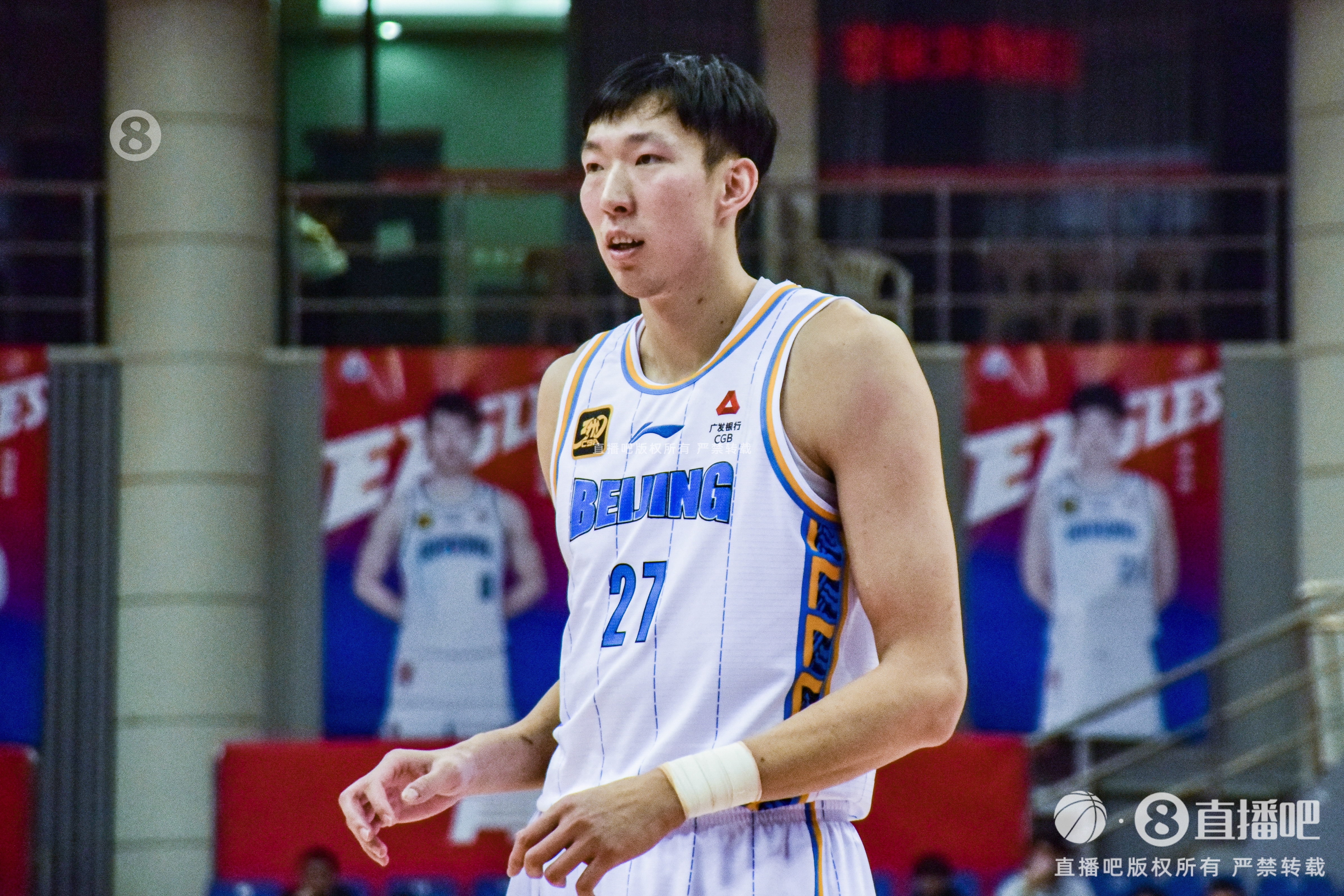 乐鱼官网-游刃有余！周琦18分钟4中4拿到11分7板2断 正负值+20