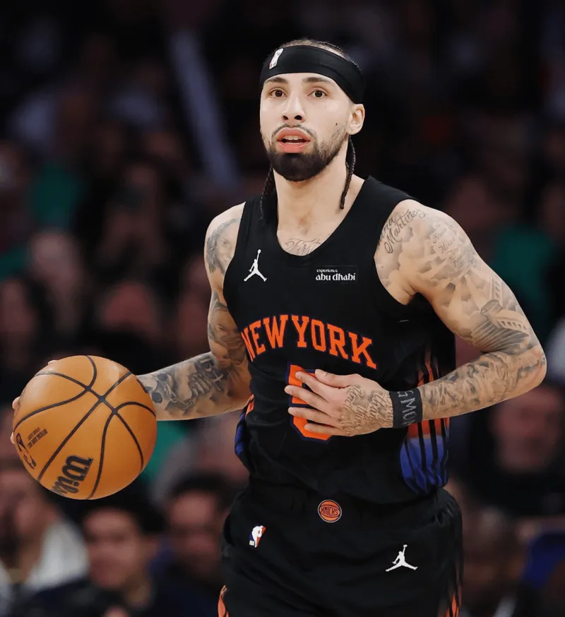 leyu入口-28岁生日快乐！NBA官方晒阿尔瓦拉多赛场照为其庆生